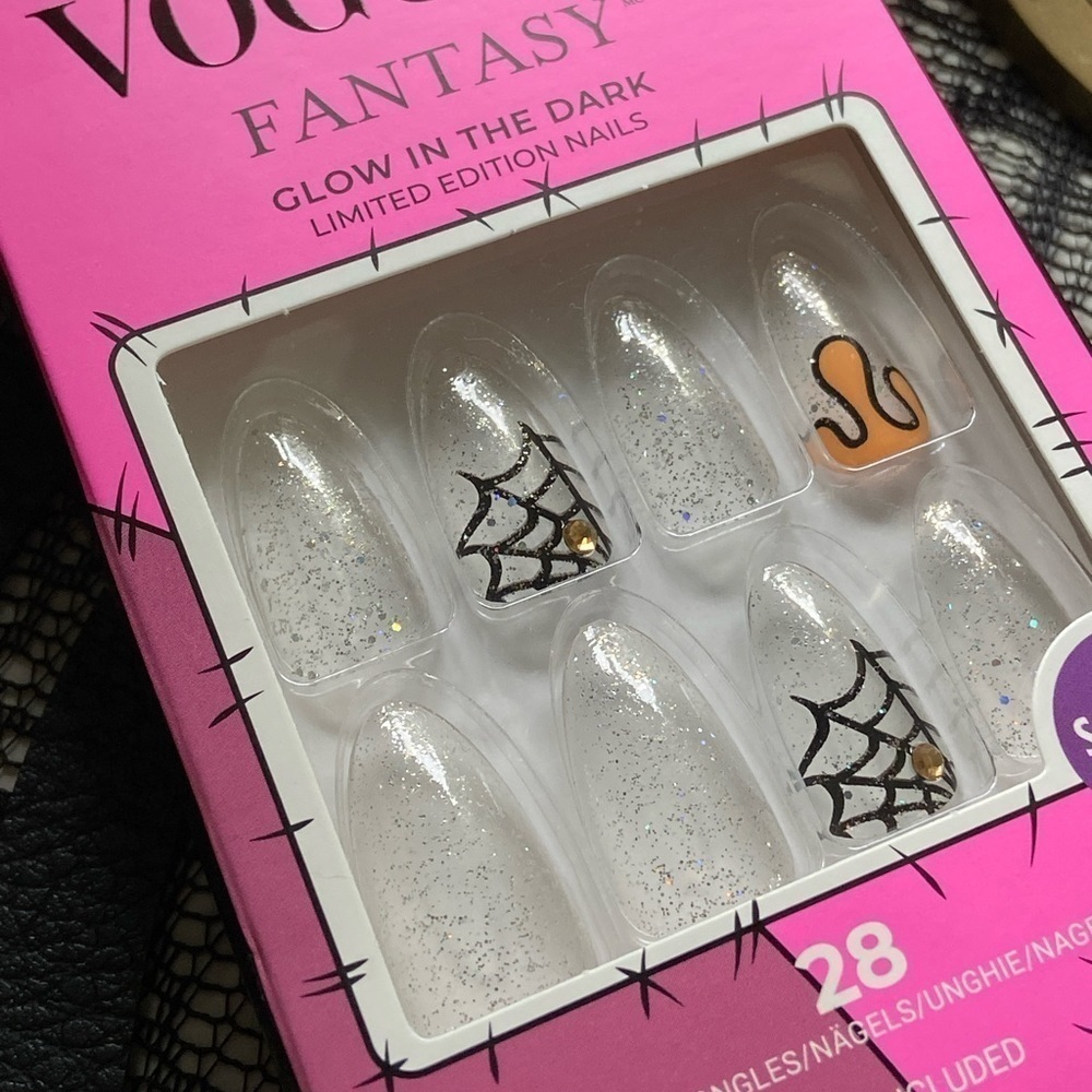 NWT Voguish KISS Halloween Sparkly Nails - Picture 3 of 5